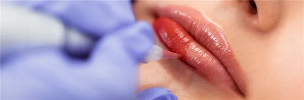 Перманентный макияж губ: что это, техники