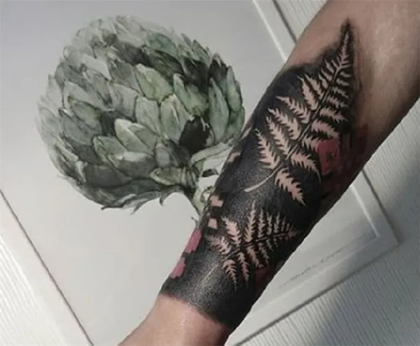 Татуировки с папоротниками — стили и цветовые решения