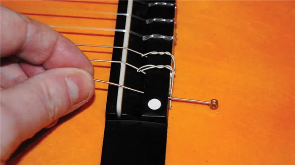 Замена гитарных струн: пошаговая инструкция 3
