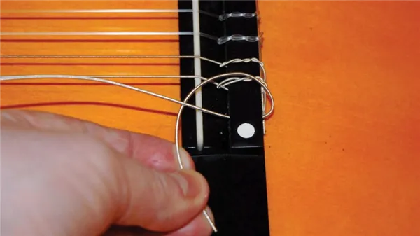Замена гитарных струн: пошаговая инструкция 5