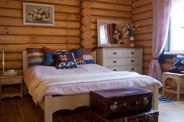 дизайн интерьера спальни в деревенском стиле