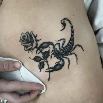 Значение татуировки скорпион 5