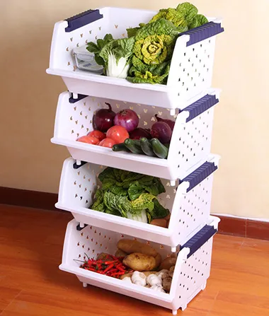 Пластиковая этажерка – это простой и доступный вариант, в котором удобно хранить овощи