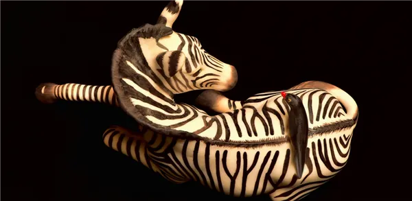 Фигурка зебры идеально подойдет под интерьер в африканском стиле