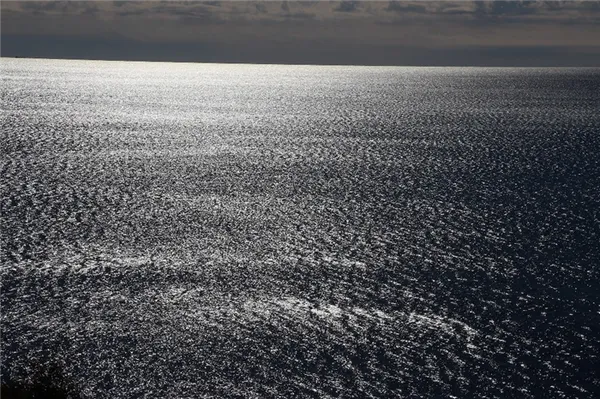 Так выглядит Черное море в солнечную погоду