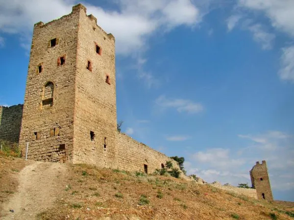 генуэзская крепость Феодосия история кратко