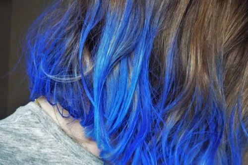 Окрашивание волос в синий. Вариант первый