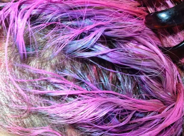 Перманентная краска для волос: достоинства и особенности применения 3