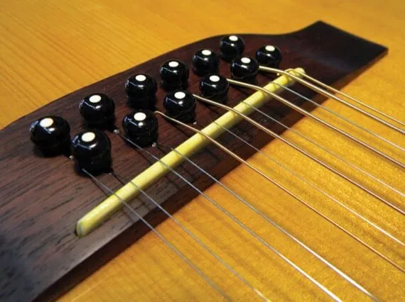Порожек 12-ти струнной гитары