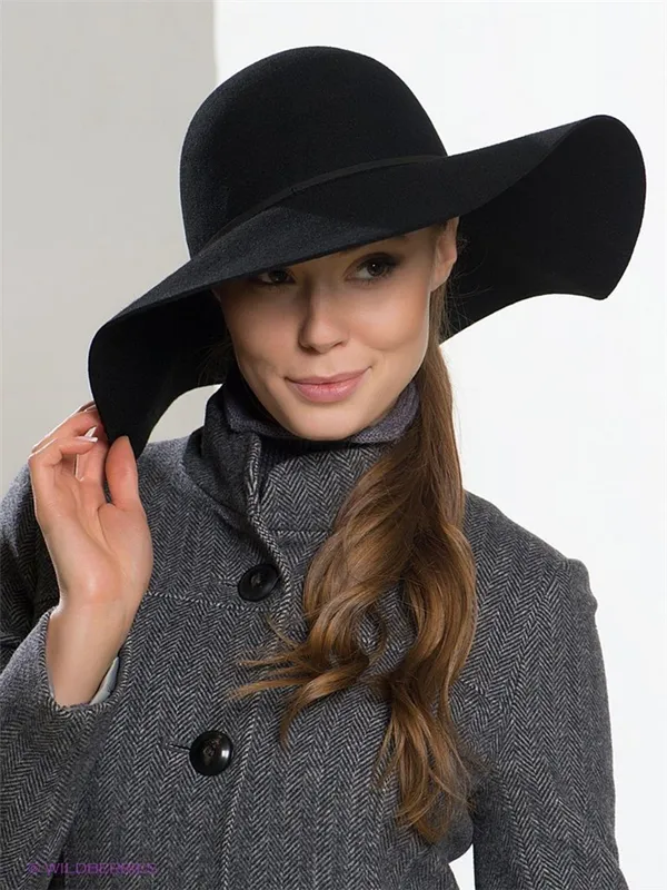 Как носить шляпу с широкими полями с пальто