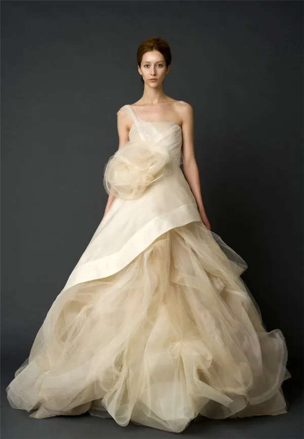 Свадебные платья Вера Вонг (Vera Wang) — классические современные модели этого сезона 56 фото 5