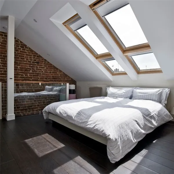 Как выбрать шторы для оформления мансардных окон со скошенным потолком 5