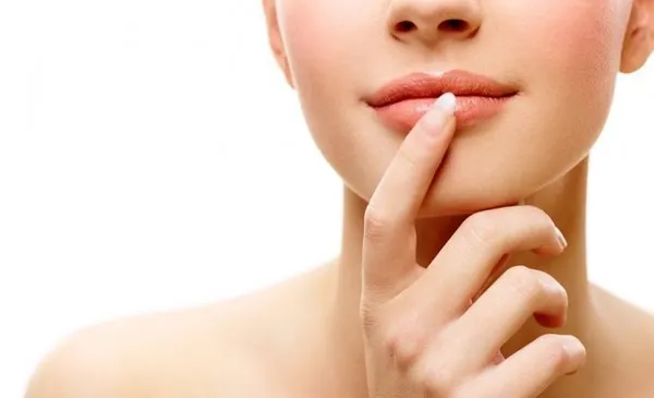 Эпиляция верхней губы у женщин: виды, уход после процедуры 2