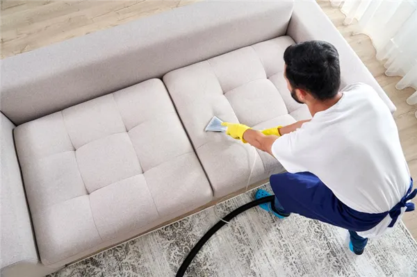 Как очистить диван 