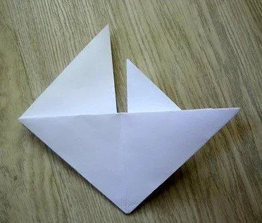 Как сделать бумажный кораблик 14
