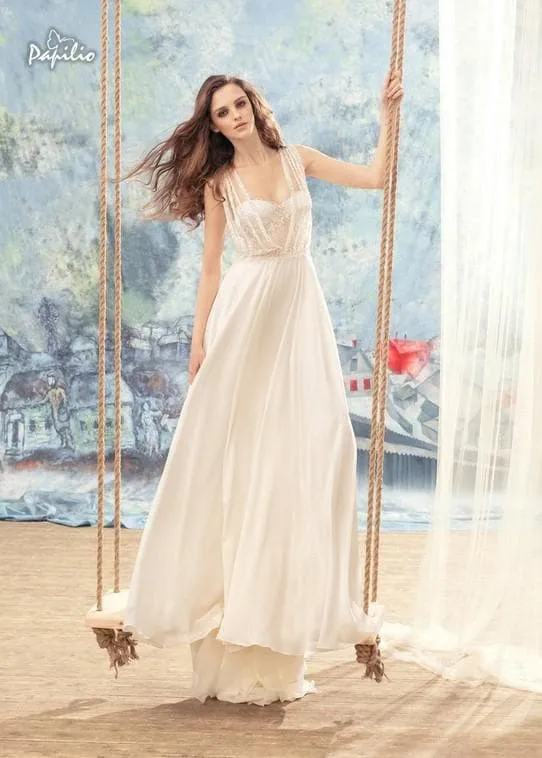 Брендовое свадебное платье кремового цвета