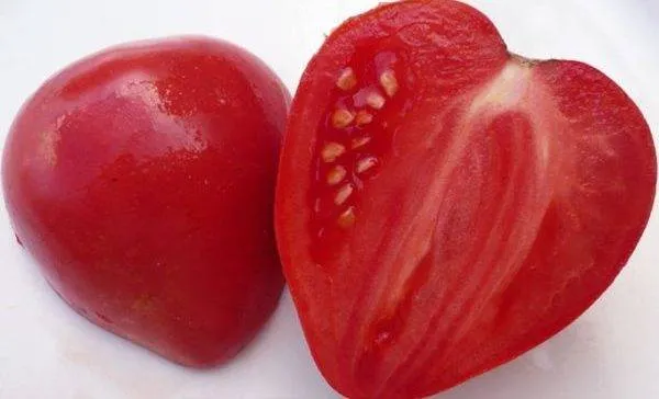 Необычное название сорта томата — «Клубничное дерево», описание гибрида сибирской селекции 7