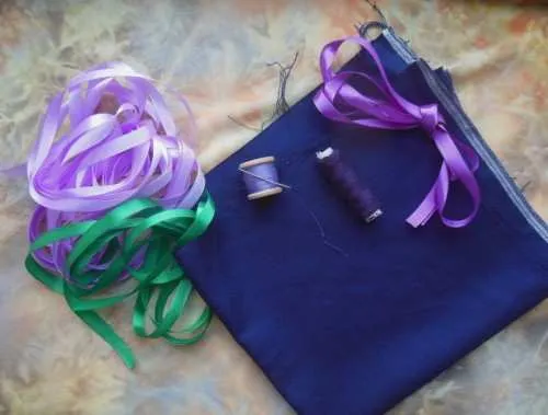 Вышивка лентами для начинающих пошагово — легкий урок создания картин из атласных лент с ромашками, подсолнухами и одуванчиками 18