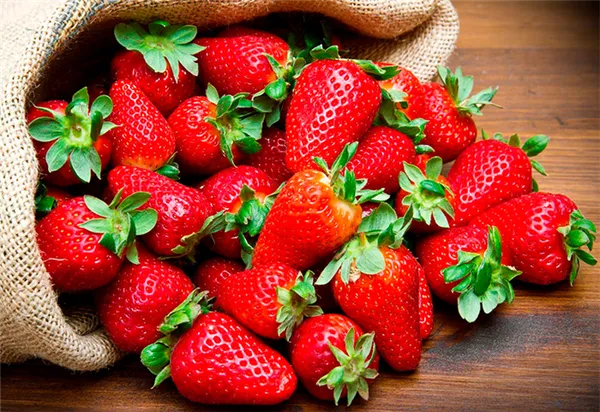 Клубника – это не ягода и не фрукт, но орех: ботаника объясняет 17