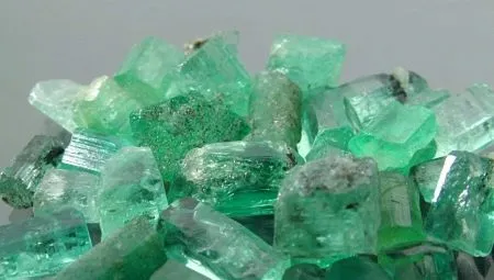 Синтетический изумруд: минерал, на который стоит обратить внимание 13